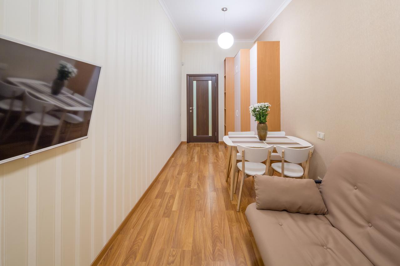 Apartment On Svobody Avenue 25 Lviv Exterior photo